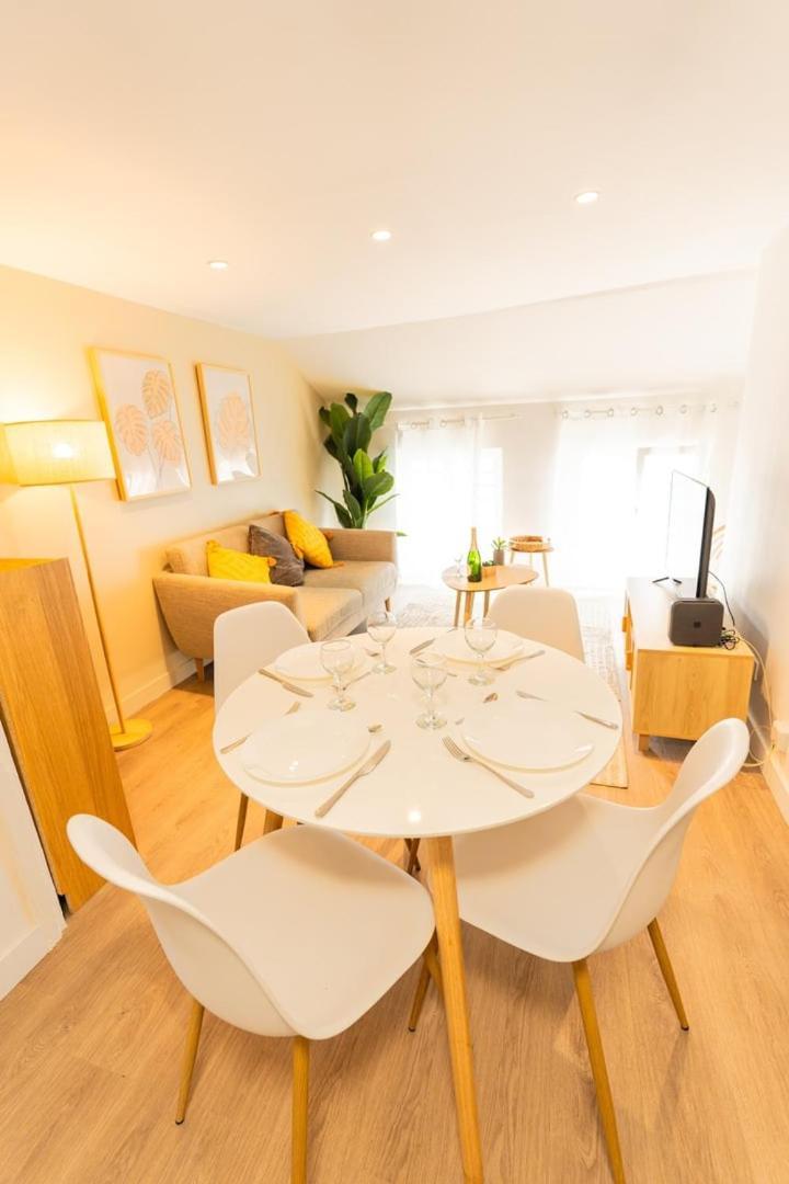 Duplex Confortable En Centre Avec 2 Chambres شالو أو شُمْبانيِ المظهر الخارجي الصورة