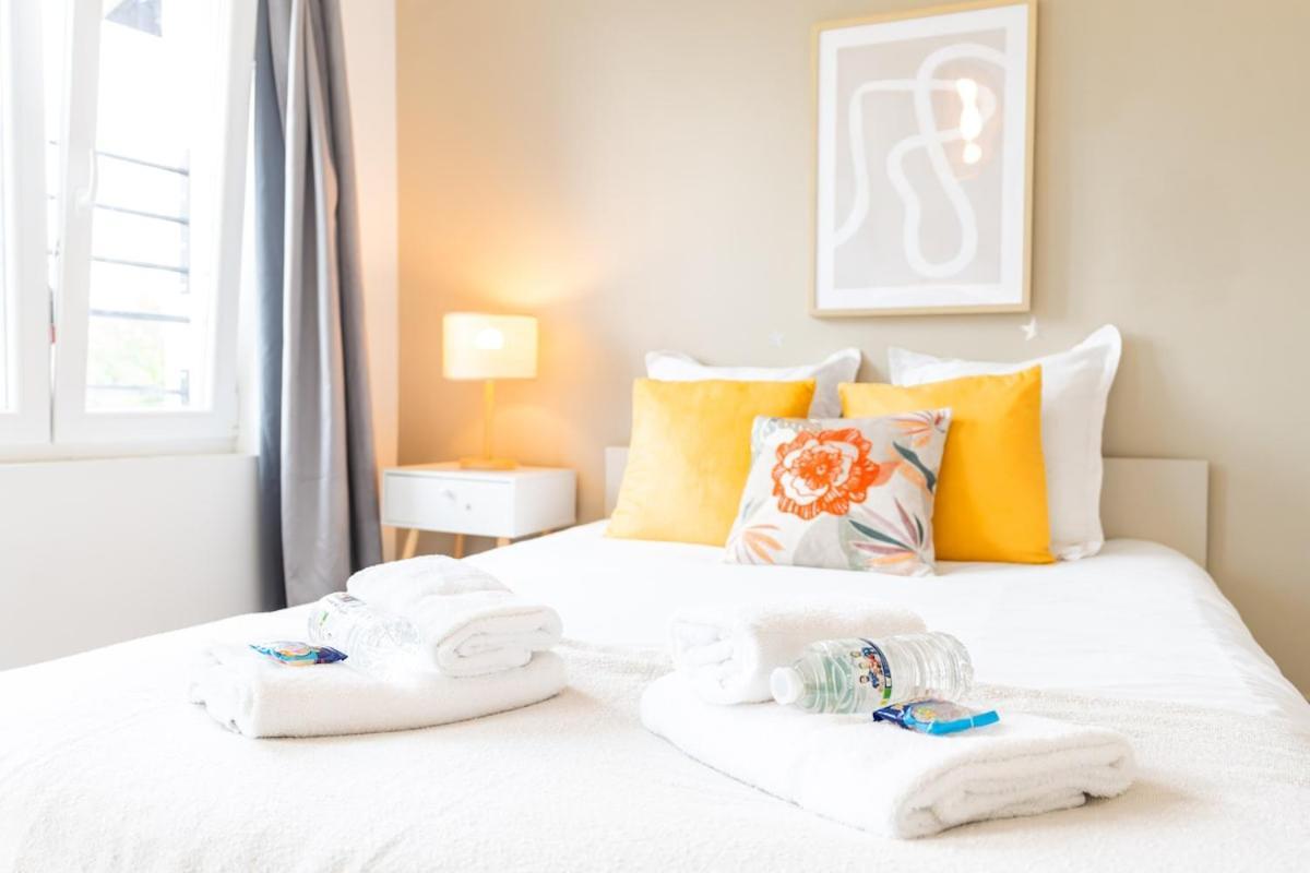 Duplex Confortable En Centre Avec 2 Chambres شالو أو شُمْبانيِ المظهر الخارجي الصورة