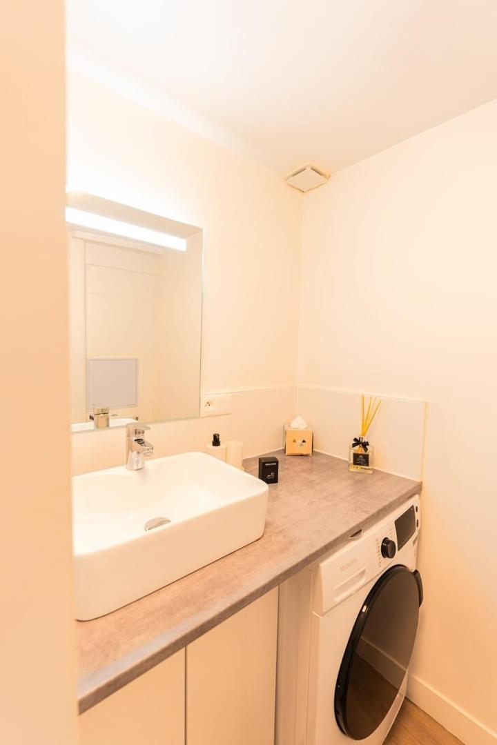 Duplex Confortable En Centre Avec 2 Chambres شالو أو شُمْبانيِ المظهر الخارجي الصورة